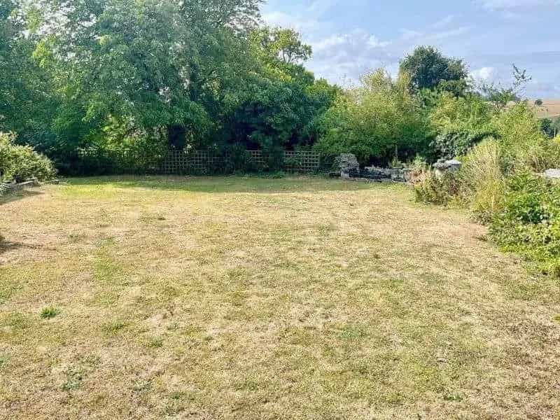 4 Bed Detached Chalet Bungalow For Sale