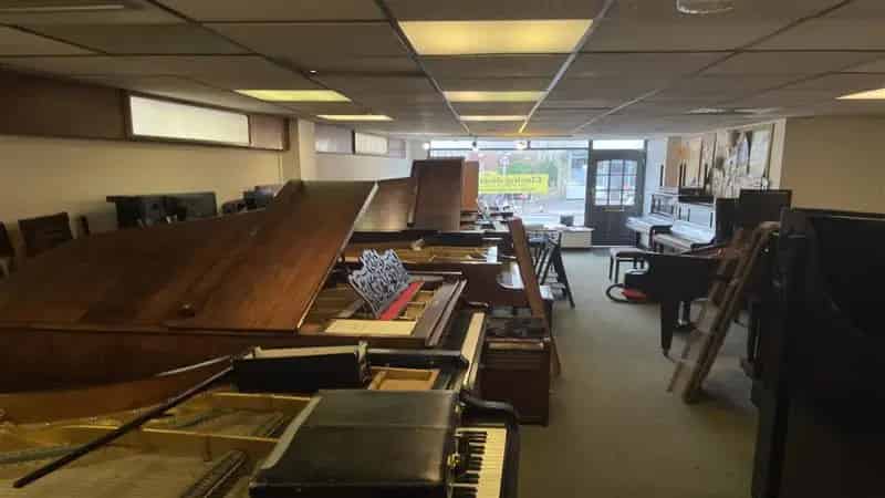 Commercial property For Sale , 43, Botley Road, Oxford, England