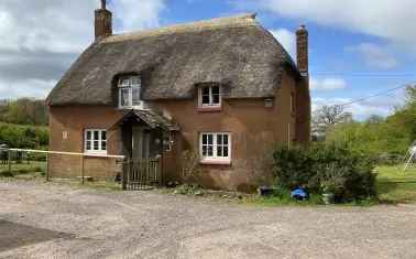 Thatch Cottage Grade II Listed Period Cottage with Planning Permission