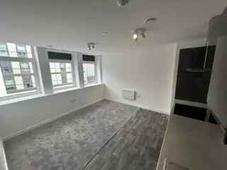 Sheffield City Centre One-Bedroom Apartment - Modern Living