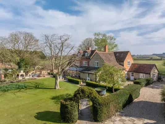 Bridge Farm: Characterful Family Home with Annexe and Pool