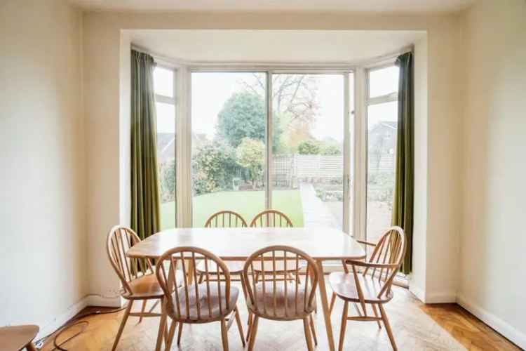 Four Bedroom Detached House Leverstock Green