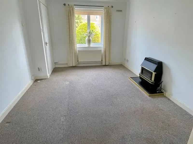 2 Bedroom Semi Detached House For Rent