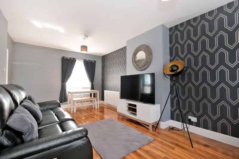 Two Bed End Terraced Villa in Popular Residential Area