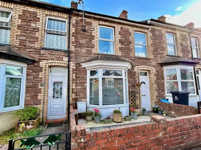 3 Bedroom Victorian Terrace House For Sale