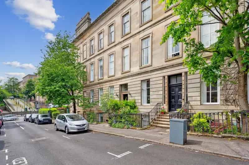 3 Bedroom Flat to Rent - Award Winning Management