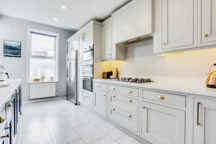 TARDIS-Like Home with Modern Kitchen and Four Bedrooms