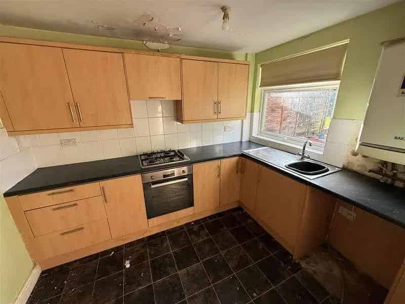 3 Bed Ground Floor Maisonette For Sale No Upward Chain