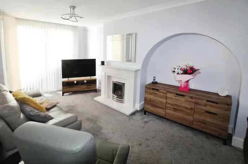 4 Bedroom Semi Detached House Birmingham B26