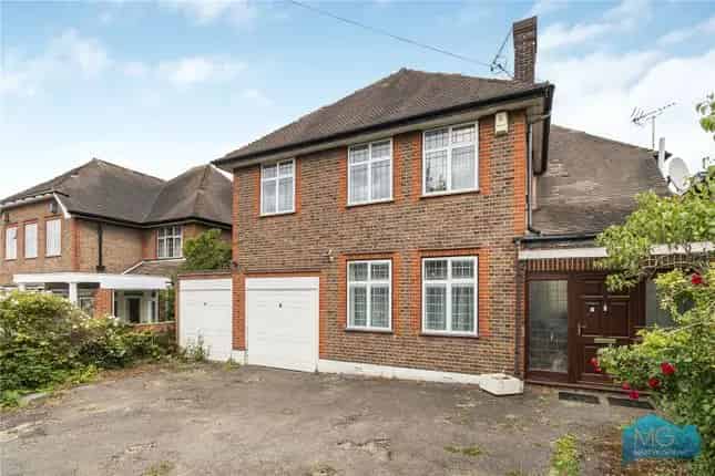Four Bedroom Detached House for Sale in London N2