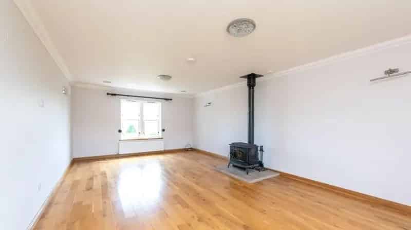 Thornylea House: Contemporary Family Home near Aberdeen and Dundee