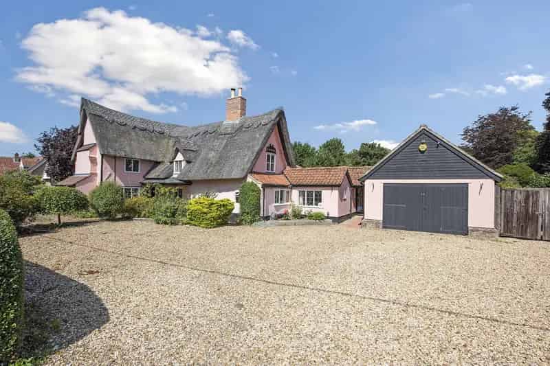 Detached House for sale with 4 bedrooms, The Street, Barton Mills