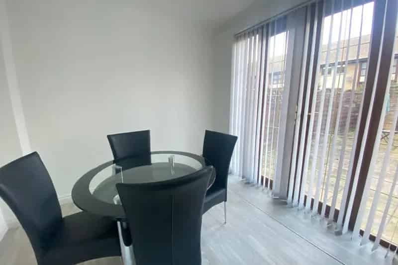 3 Bedroom House with Garden Zero Deposit Available