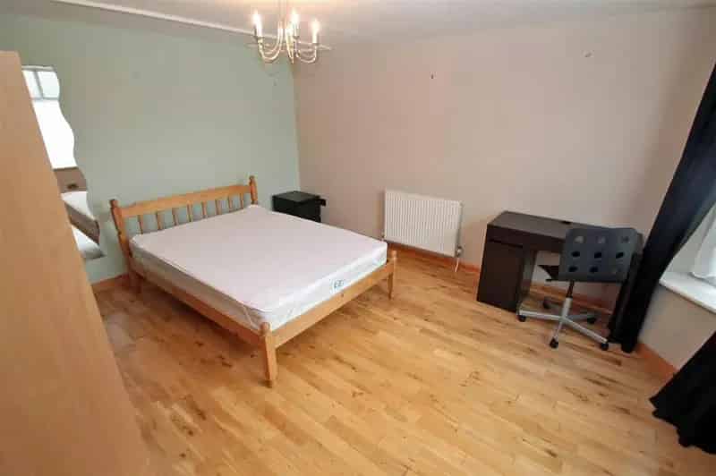 8 Bedroom Semi Detached House For Sale HMO Potential