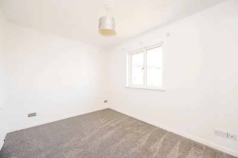 2-Bed Semi-Detached House with Garden and Parking