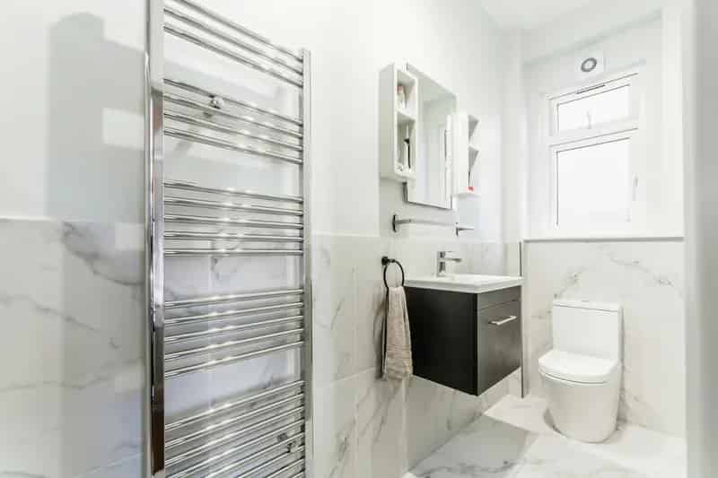Ground Floor Studio Apartment near Purley Station with Parking and Communal Garden