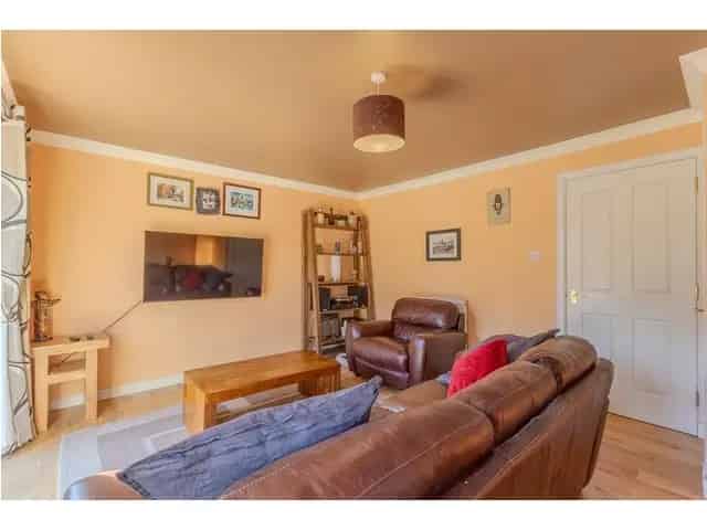 3 Bedroom Mid Terrace House for Sale Lennoxtown