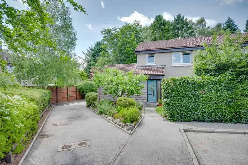 Spacious 4-Bedroom Family Home in Banchory