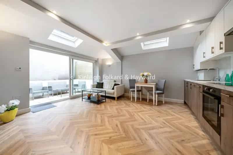 Stylish 2-Bedroom Flat near Tooting Bec Tube
