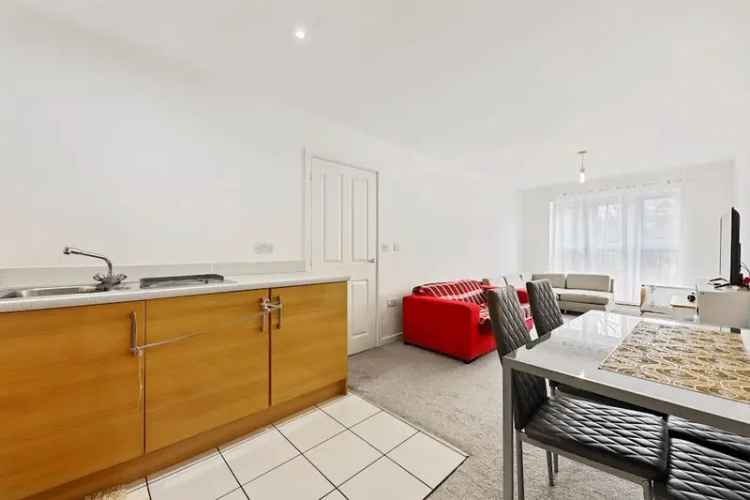 Apartment For Sale in London, England