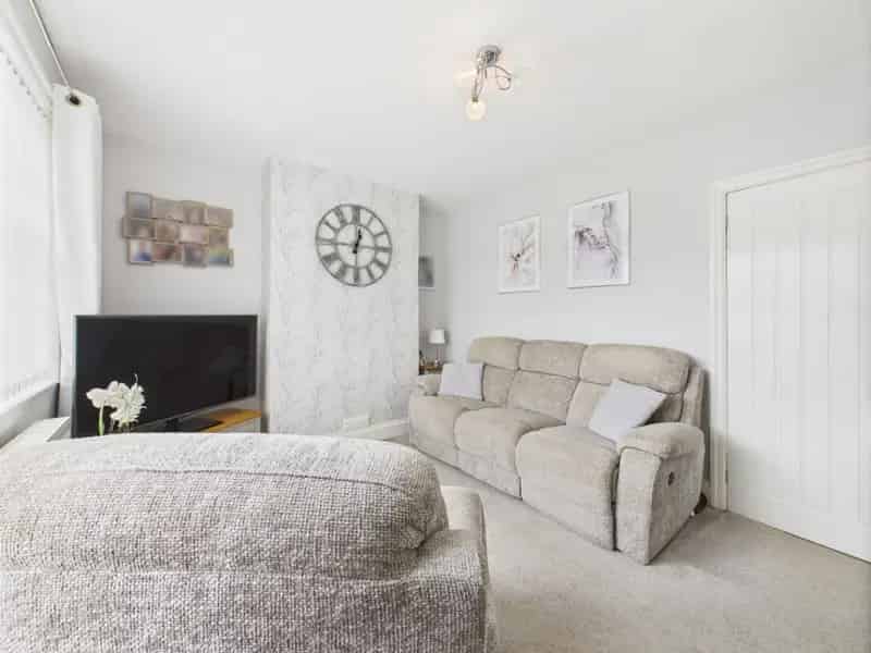 3 Bedroom House For Sale Lynton Drive