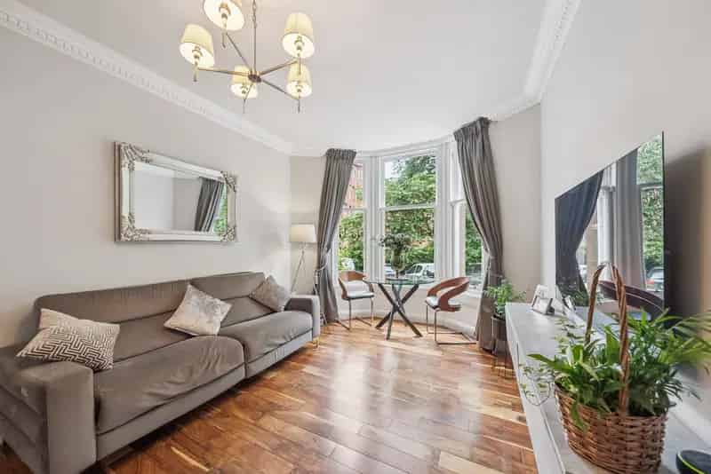 Refurbished 1-Bedroom Flat Shawlands Glasgow