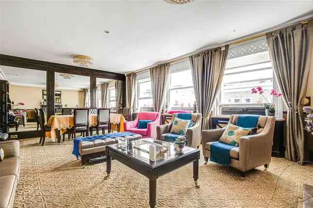 Maisonette for sale in Queen's Gate Place, South Kensington, London SW7