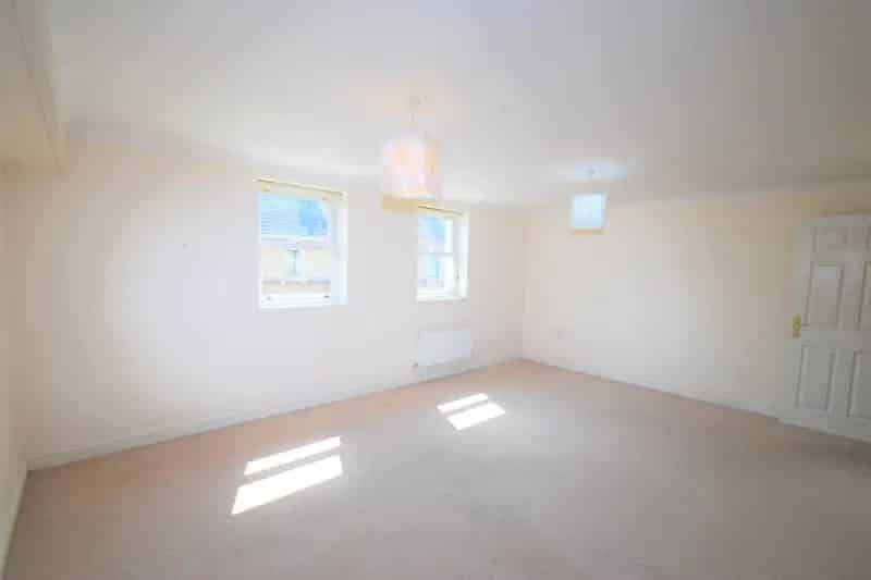 First Floor Apartment Two Double Bedrooms Parking Zero Deposit Available
