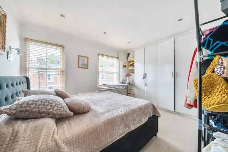2-Bedroom Period House in Streatham Ferrers Triangle