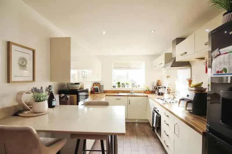 4 Bedroom Detached House for Rent Family Home Near Amenities