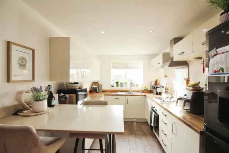 4 Bedroom Detached House for Rent Family Home Near Amenities