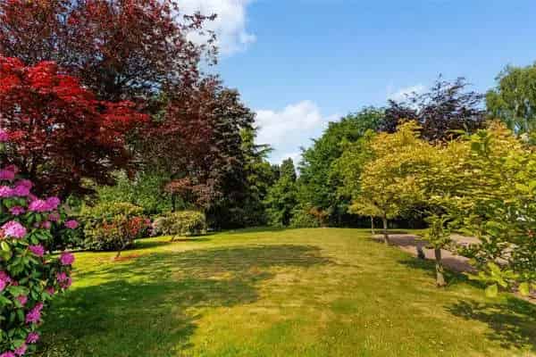 5 Bedroom Period Residence with Outbuilding and Landscaped Grounds