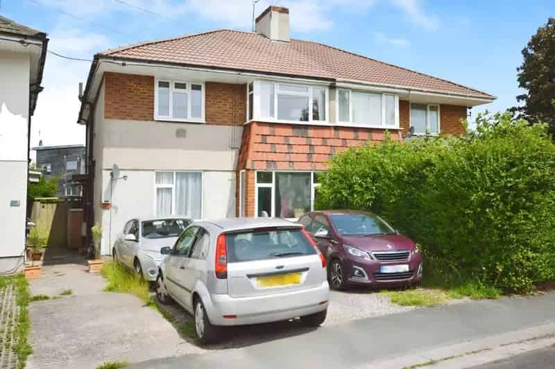 2 Bedroom Ground Floor Flat For Sale
