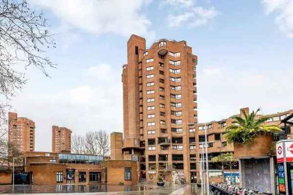 3-Bedroom Chelsea Apartment Near Sloane Square