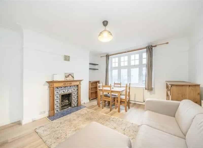 Spacious 2-Bed Apartment near Clapham Common
