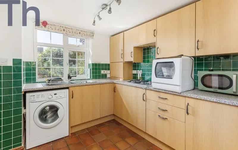 2 Bed Period Cottage Near Cowes and Northwood