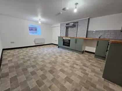 2 Bed Newly Refurbished Apartment Eccles Manchester