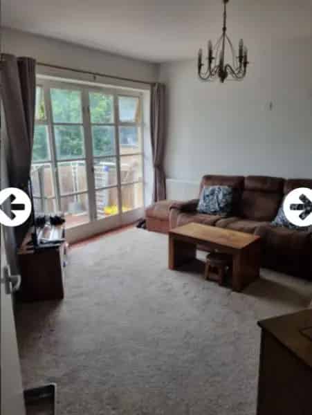 2 Bedroom Flat with Loft Storage and Parking