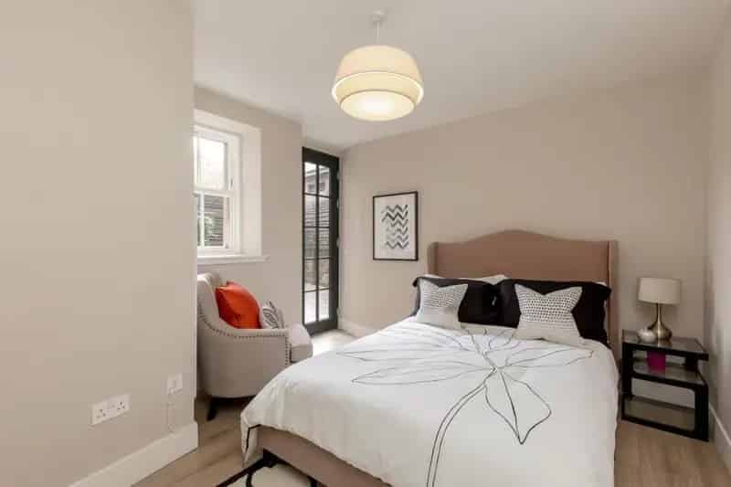 2 Bedroom Flat to Rent in Edinburgh West End