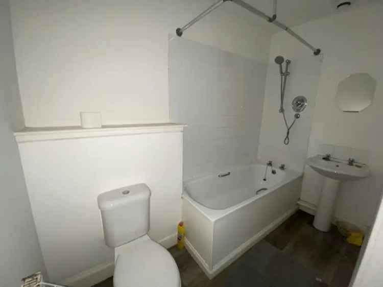 Flat For Rent in Meadowside, Dundee, Scotland