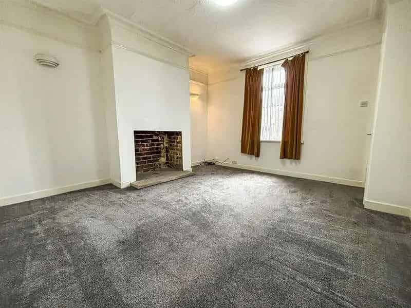 3 Bed End Terrace House for Sale No Onward Chain