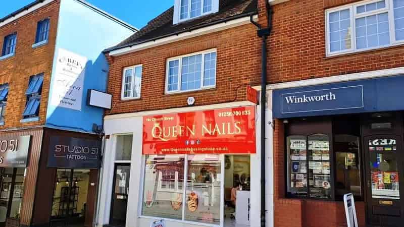 Commercial Property: Offices and Nail Bar