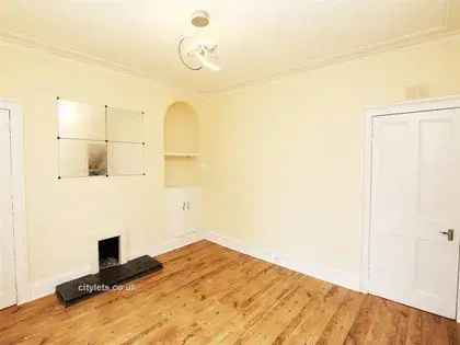 1 Bedroom Flat in Aberdeen West End - Modern Comfort