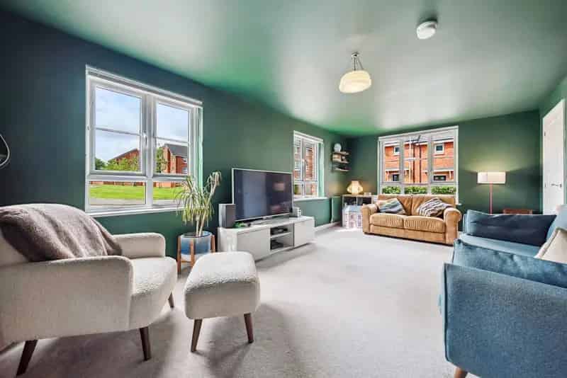 4-Bedroom Detached House Riverside Estate Near Cathcart House