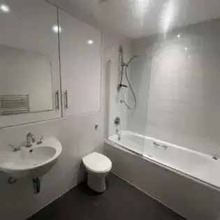 1 Room Flat 39m² Manchester Furnished Studio Apartment Balcony Concierge