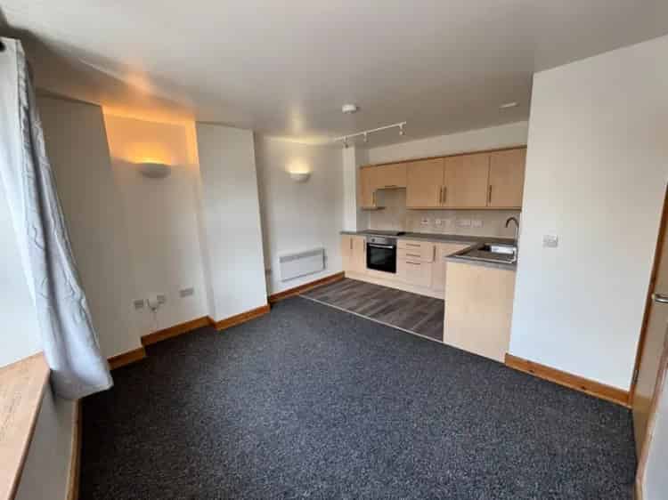 1 Bedroom Flat For Sale Chain Free Newly Painted