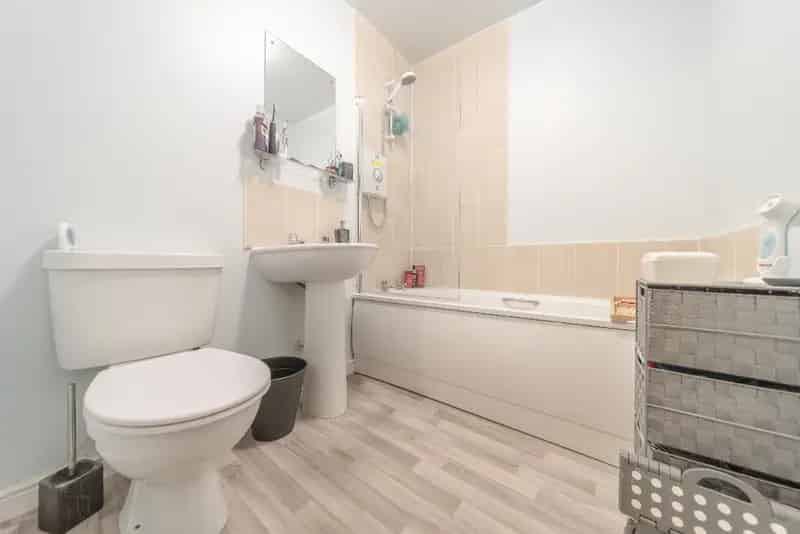 2 Bedroom Apartment House to Rent Near City Centre