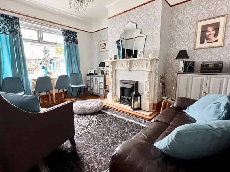 4 Bed Mid Terraced House for Sale