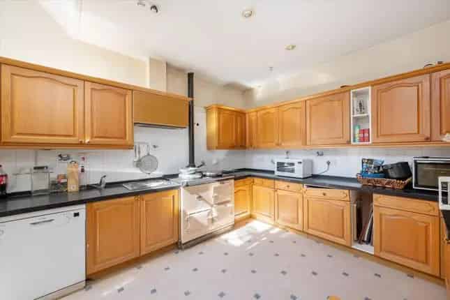 Period Family House for Sale in Belsize Park NW3