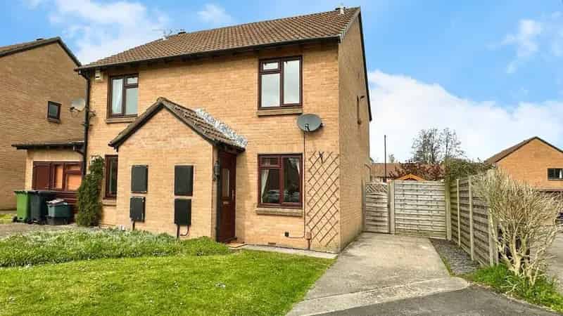 2 Bedroom Semi-Detached House for Sale